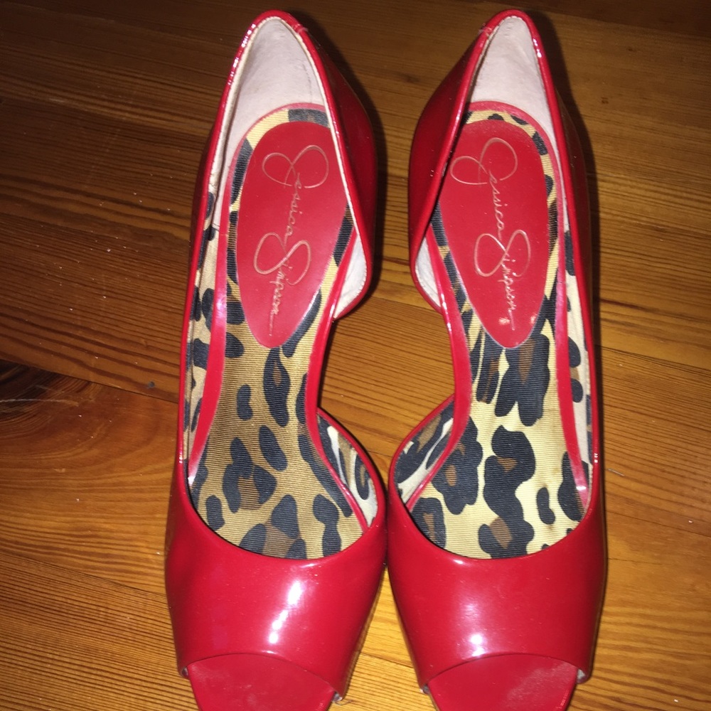 Size 6: Jessica Simpson heels👠